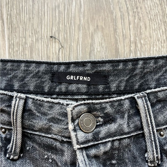 Grlfrnd grey denim shorts. Size 28 - Picture 2 of 4